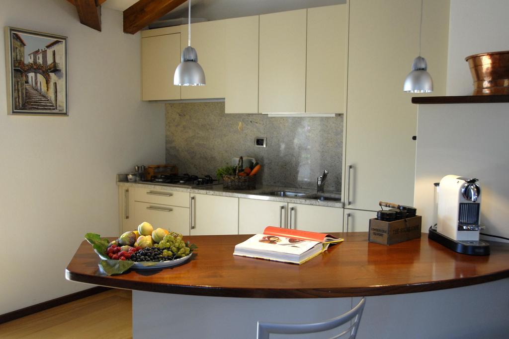 Alveluu Ristorante E Suites Tremezzo Δωμάτιο φωτογραφία